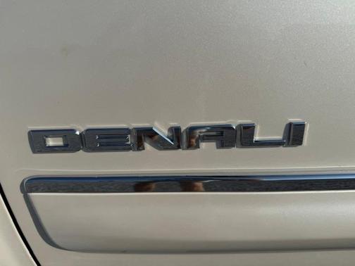 White 2013 GMC Sierra 1500 Denali