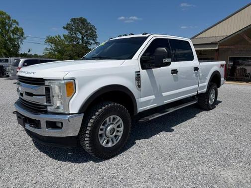 White 2017 Ford F-250 XLT