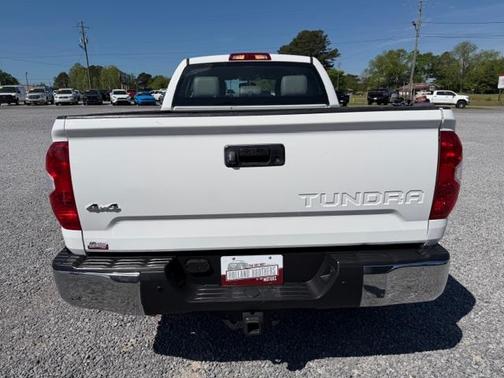 White 2015 Toyota Tundra SR5