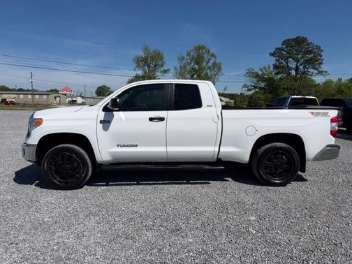 White 2015 Toyota Tundra SR5