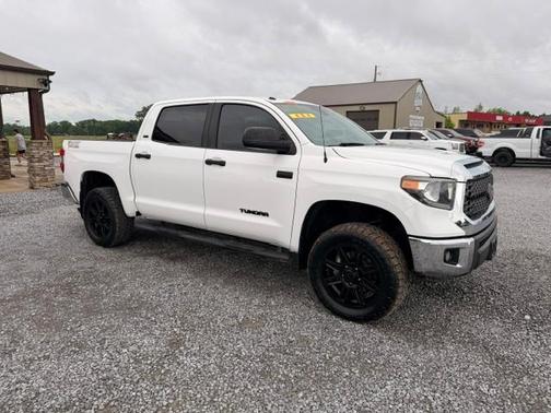 White 2019 Toyota Tundra SR5