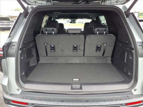 Sterling Gray Metallic 2026 Chevrolet Traverse LT