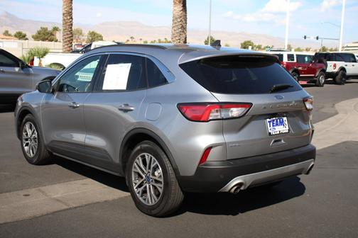 ICONIC SILVER 2022 Ford Escape SEL