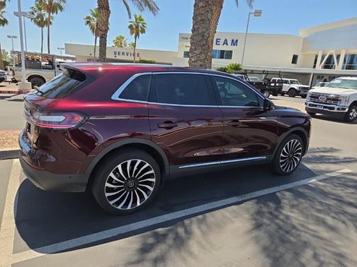 BURGUNDY VELVET MET TC 2022 Lincoln Nautilus BLACK LABEL
