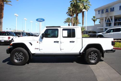Bright White Clearcoat 2025 Jeep Gladiator MOJAVE