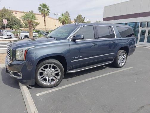 Dark Sky Metallic 2020 GMC Yukon XL SLT
