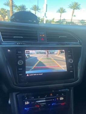 Platinum Gray Metallic 2022 Volkswagen Tiguan 2.0T SE R-LINE BLACK