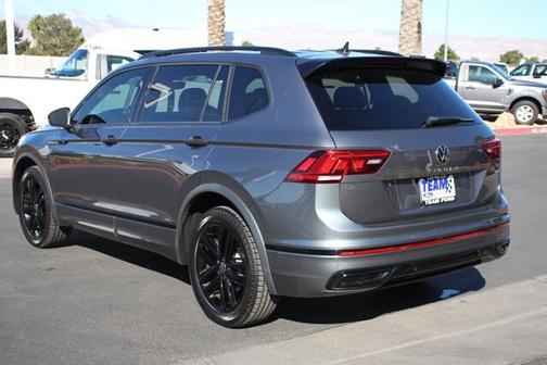 Platinum Gray Metallic 2022 Volkswagen Tiguan 2.0T SE R-LINE BLACK