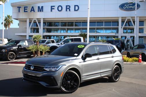 Platinum Gray Metallic 2022 Volkswagen Tiguan 2.0T SE R-LINE BLACK