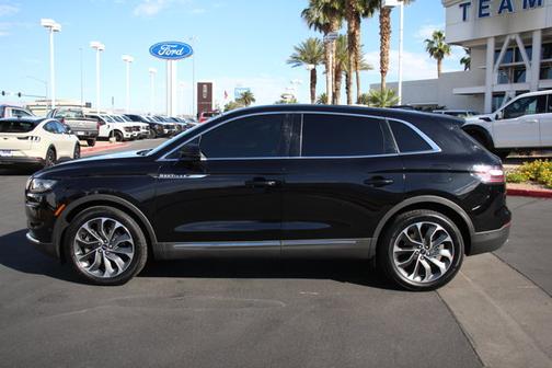 INFINITE BLACK MET CC 2023 Lincoln Nautilus RESERVE