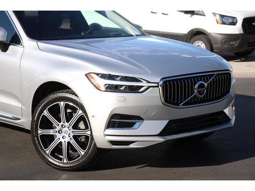 2018 Volvo XC60 T8 INSCRIPTION