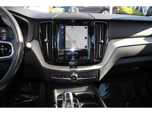 2018 Volvo XC60 T8 INSCRIPTION