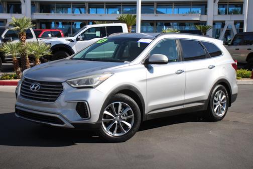 2018 Hyundai SANTA FE SE