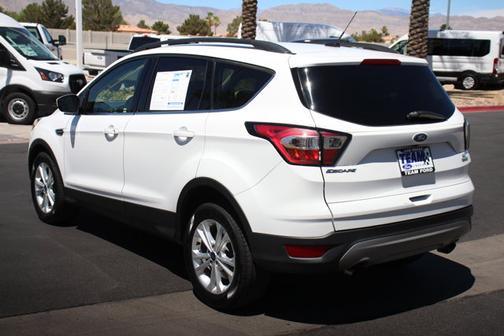 OXFORD WHITE 2018 Ford Escape SE