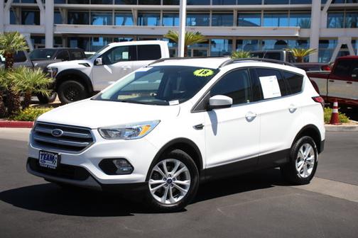 OXFORD WHITE 2018 Ford Escape SE