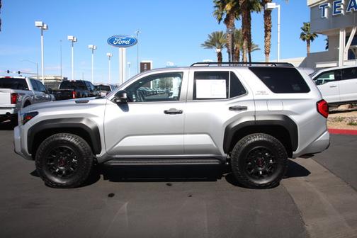 2025 Toyota 4Runner TRD OFF ROAD PREMIUM