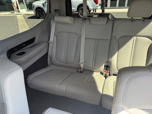 2023 Jeep Grand Wagoneer BASE