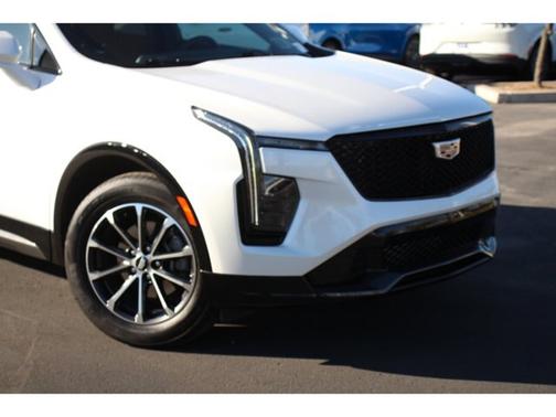 2024 Cadillac XT4 SPORT