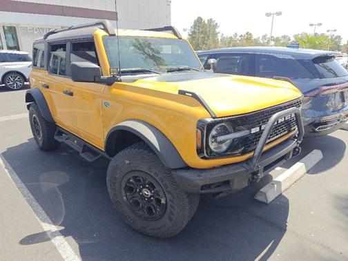 CYBER ORANGE MET TRI-COAT 2022 Ford Bronco WILDTRAK