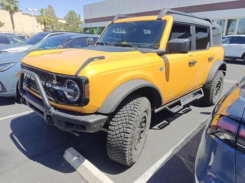 CYBER ORANGE MET TRI-COAT 2022 Ford Bronco WILDTRAK