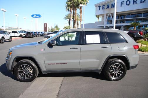 Sting Gray Clearcoat 2020 Jeep Grand Cherokee TRAILHAWK