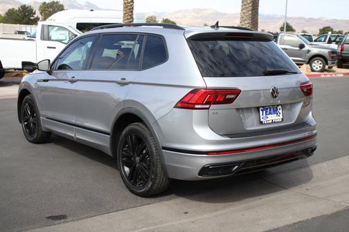 Pyrite Silver Metallic 2022 Volkswagen Tiguan 2.0T SE R-LINE BLACK