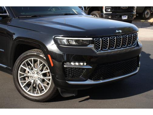 2022 Jeep Grand Cherokee SUMMIT