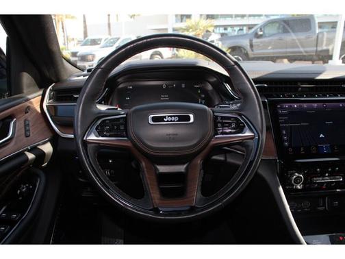 2022 Jeep Grand Cherokee SUMMIT