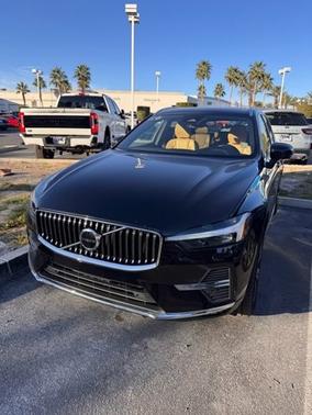 2022 Volvo XC60 B5 INSCRIPTION