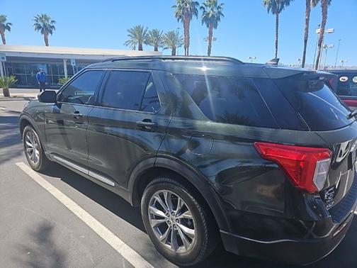 FORGED GREEN METALLIC 2021 Ford Explorer XLT