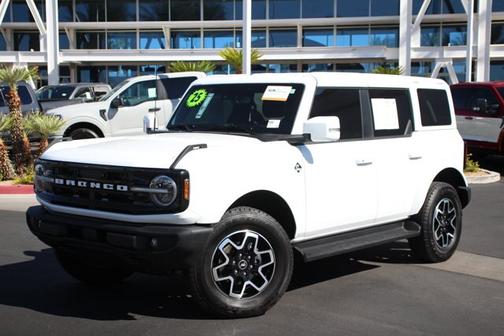 OXFORD WHITE 2025 Ford Bronco OUTER BANKS