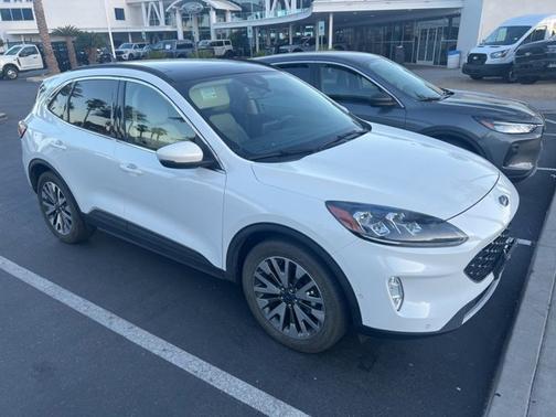 STAR WHITE METALLIC TRI-COA 2020 Ford Escape TITANIUM