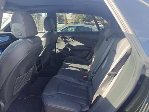 2022 Audi Q8 55 QUATTRO PREMIUM