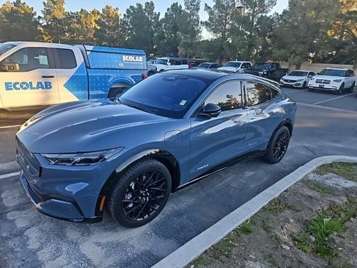 2024 Ford Mustang Mach-E PREMIUM