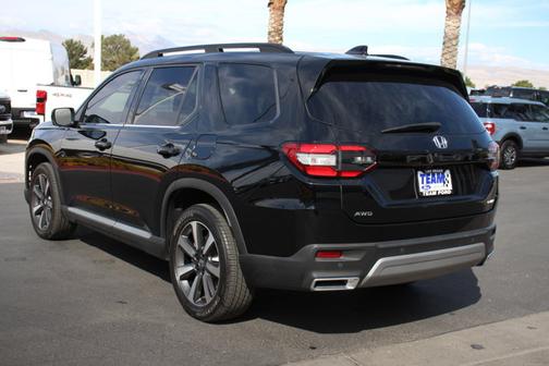 Crystal Black Pearl 2023 Honda Pilot ELITE