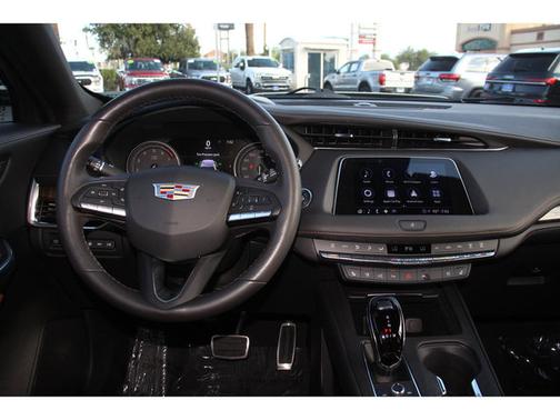 2023 Cadillac XT4 SPORT