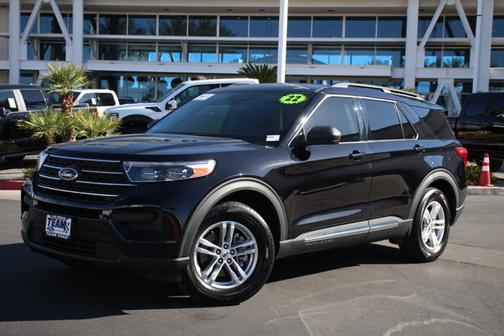 AGATE BLACK METALLIC 2022 Ford Explorer XLT