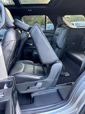 ICONIC SILVER METALLIC 2023 Ford Explorer ST