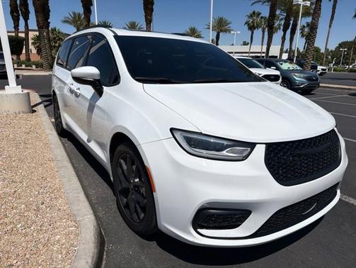 Bright White Clearcoat 2023 Chrysler Pacifica TOURING L