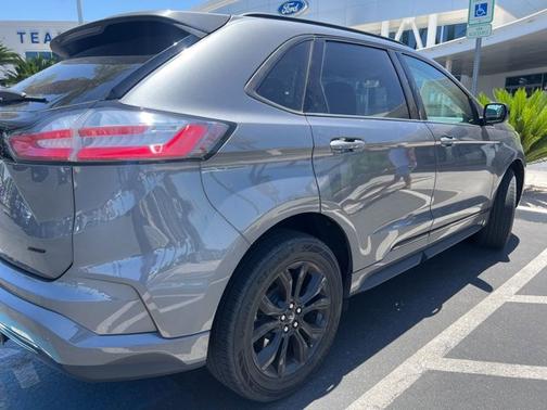 CARBONIZED GRAY 2024 Ford Edge SE