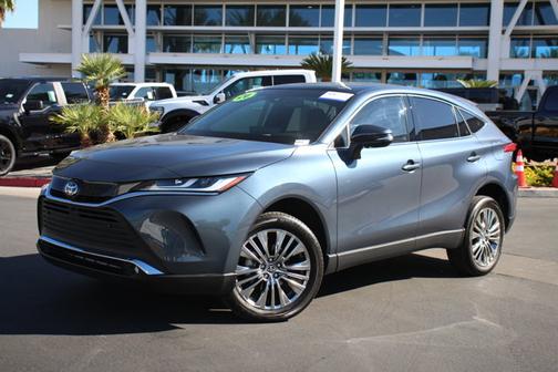 Coastal Gray Metallic 2024 Toyota Venza LIMITED