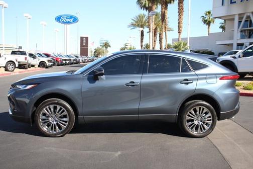 Coastal Gray Metallic 2024 Toyota Venza LIMITED