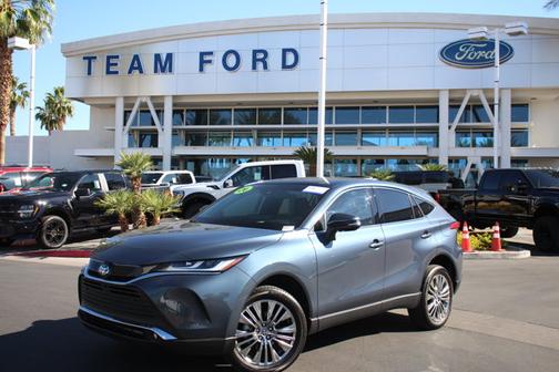 Coastal Gray Metallic 2024 Toyota Venza LIMITED