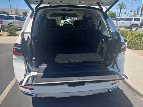 Alpine White 2024 BMW X7 XDRIVE40I