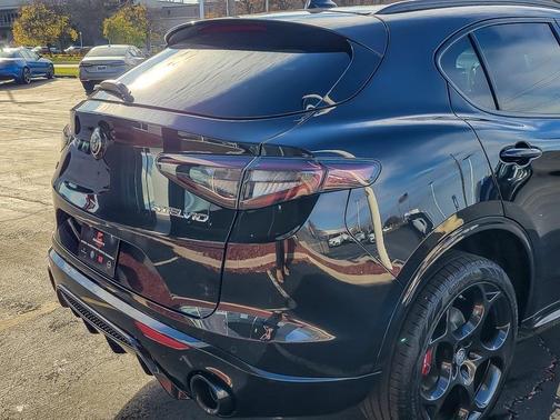 2025 Alfa Romeo Stelvio Base