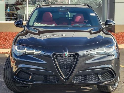 2025 Alfa Romeo Stelvio Base