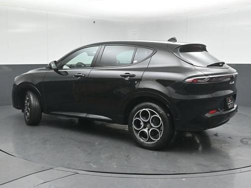 2026 Alfa Romeo Tonale Base