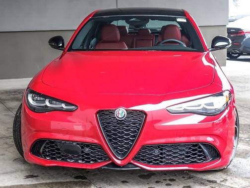 2025 Alfa Romeo Giulia Base