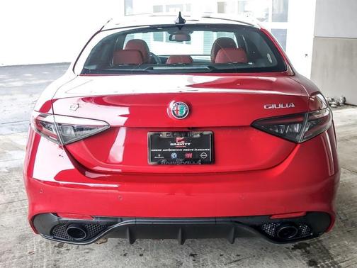 2025 Alfa Romeo Giulia Base