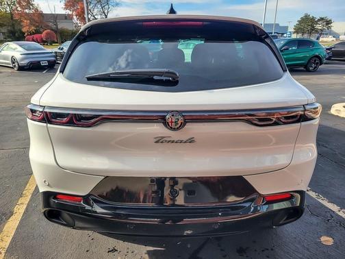 2025 Alfa Romeo Tonale Base